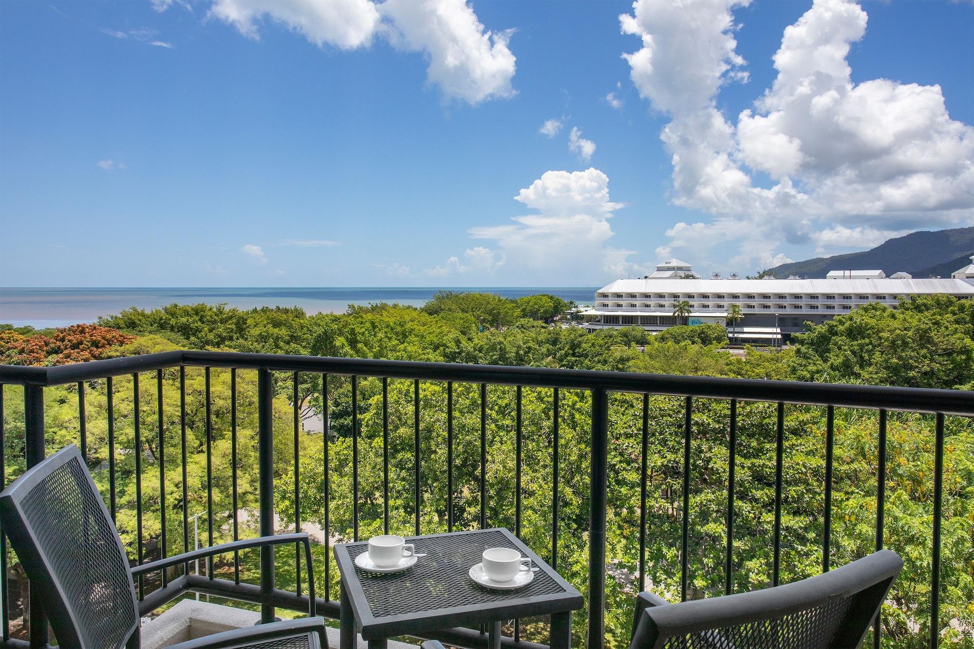 Hotel Mantra Esplanade